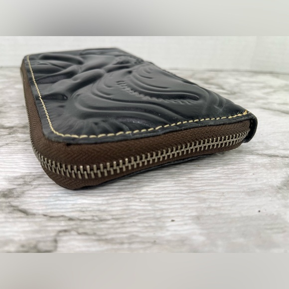 Patricia Nash Wristlet Zipper Wallet Black Rose Floral Tooled Embossed Leather - Picture 3 of 10
